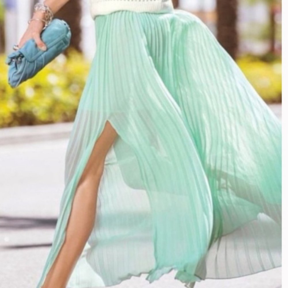 3/$30 Victoria's Secret skirt